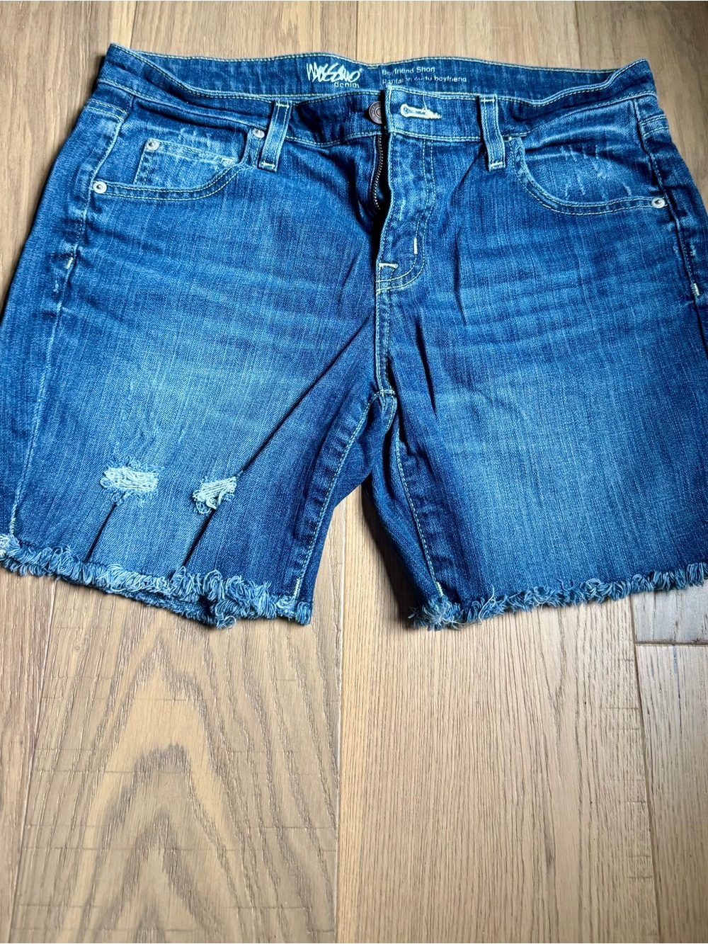 Mossimo Denim Boyfriend Shorts Distressed Raw Hem Size 10 30 Waist